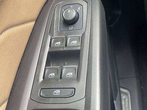 Used 2022 Volkswagen Atlas Cross Sport SEL Premium R-Line AWD/4WD image 28