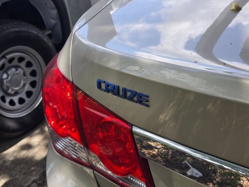 Certified 2016 Chevrolet Cruze LT FWD image 7