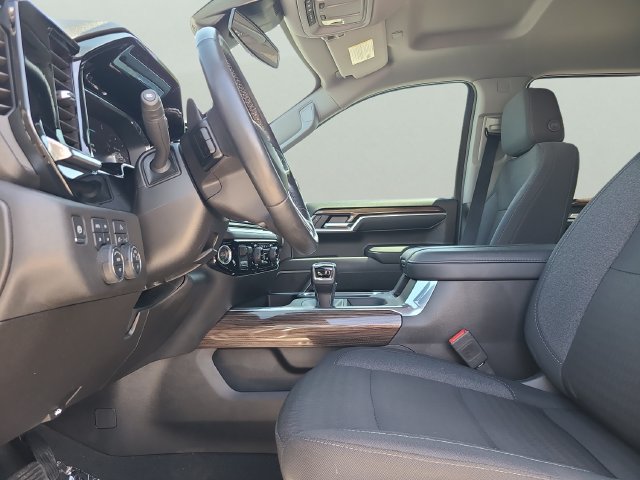 Used 2025 Chevrolet Silverado 1500 RST AWD/4WD image 19