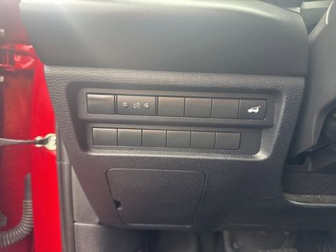 Used 2024 Mitsubishi Outlander FWD image 16