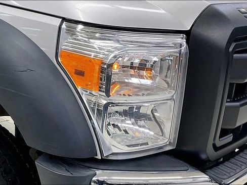 Used 2015 Ford F550 4x4 Regular Cab Super Duty image 21