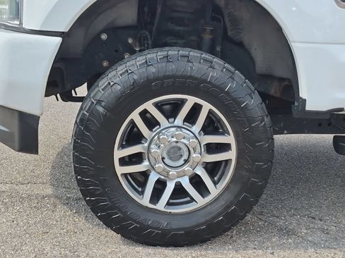 Used 2019 Ford F250 Lariat w/ Lariat Value Package AWD/4WD image 14