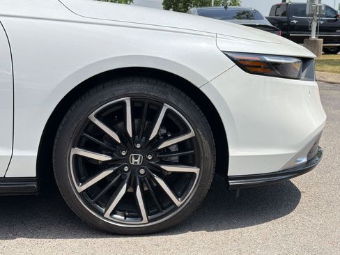 Used 2023 Honda Accord Touring image 12