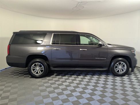 Used 2017 Chevrolet Suburban LT image 21