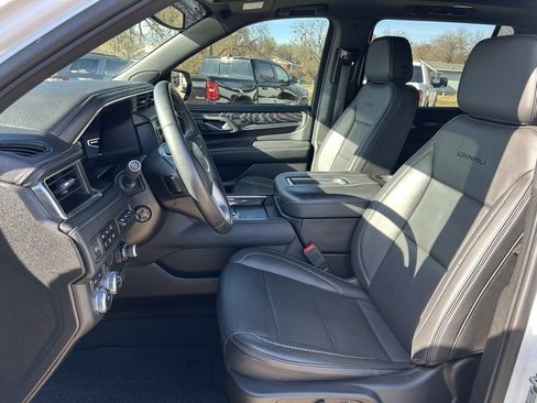 Used 2023 GMC Yukon XL Denali image 10