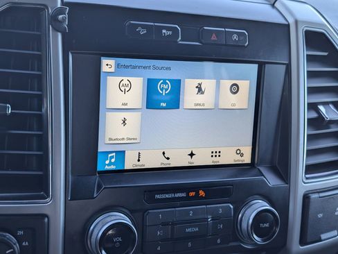 Used 2017 Ford F150 Lariat w/ Equipment Group 502A Luxury AWD/4WD image 22