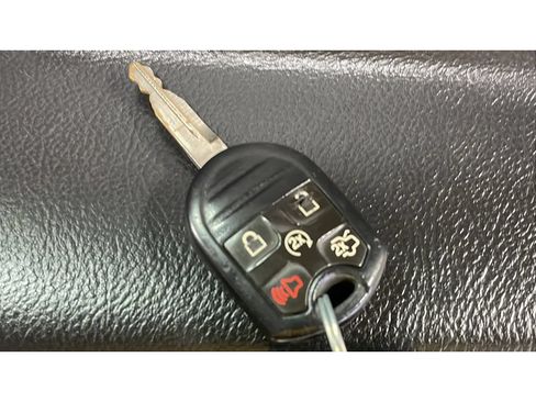 Used 2015 Ford Explorer XLT w/ Equipment Group 202B AWD/4WD image 20