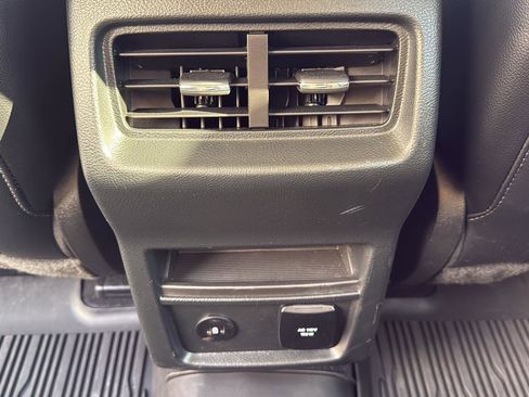 Used 2024 Ford Edge SEL w/ Convenience Package image 17