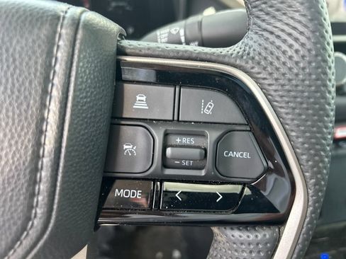 Used 2024 Toyota Tundra Limited AWD/4WD image 9