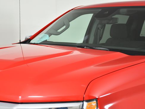 Used 2025 Chevrolet Silverado 1500 LT image 12