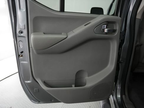 Used 2021 Nissan Frontier SV w/ Midnight Edition Floor Mats image 30