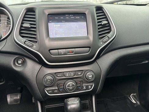 Used 2020 Jeep Cherokee Latitude Plus w/ Cold Weather Group image 16