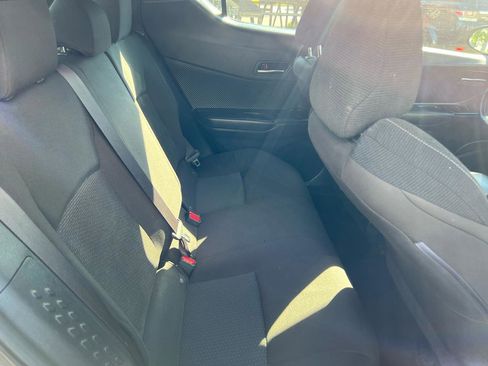 Used 2019 Toyota C-HR XLE FWD image 14