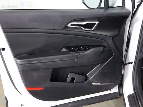 Used 2025 Kia Sportage EX FWD image 19