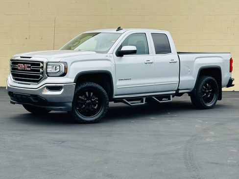 Used 2018 GMC Sierra 1500 SLE w/ Suspension Package, Off-Road AWD/4WD image 4