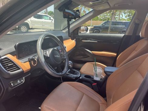 Used 2024 Kia Seltos EX FWD image 5