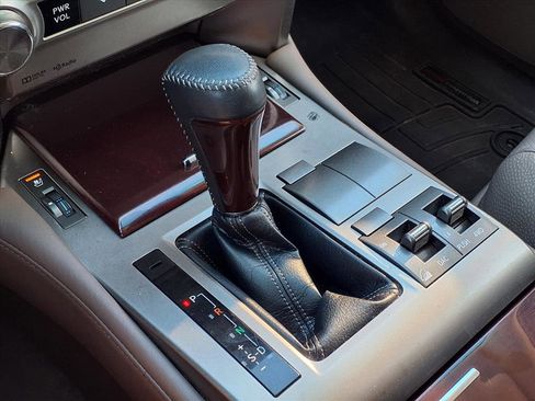 Used 2017 Lexus GX 460 Premium image 18