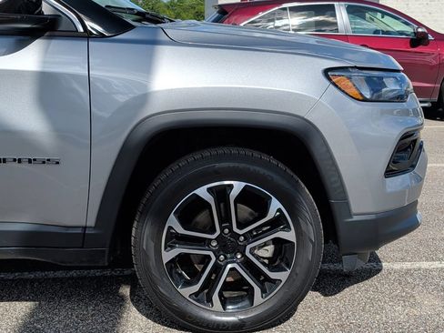 Used 2022 Jeep Compass Limited AWD/4WD image 12