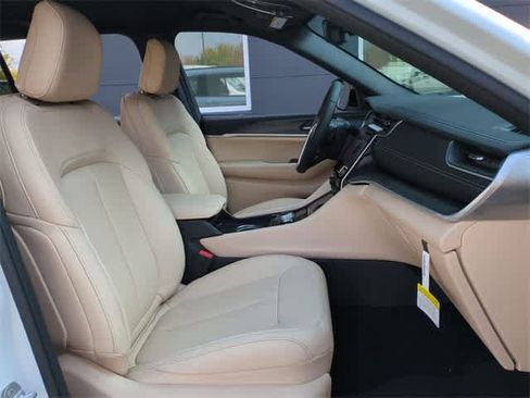 New 2025 Jeep Grand Cherokee L Limited image 22