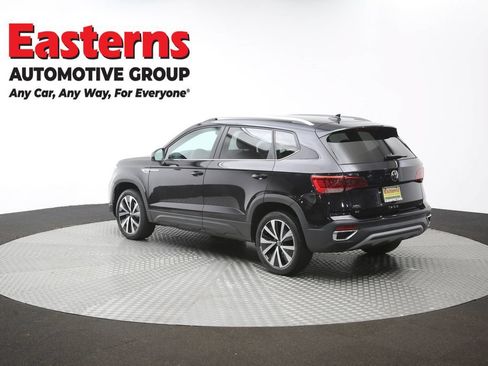 Used 2024 Volkswagen Taos SE FWD image 61