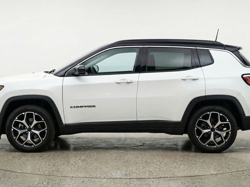 Used 2025 Jeep Compass Limited image 5