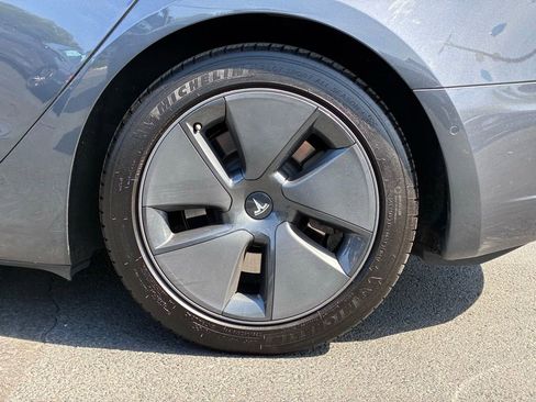 Used 2022 Tesla Model 3 Long Range AWD/4WD image 52