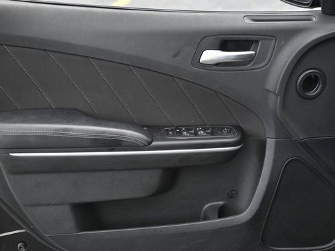 Used 2023 Dodge Charger SXT image 9