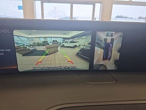 Used 2025 Lincoln Nautilus Reserve image 21