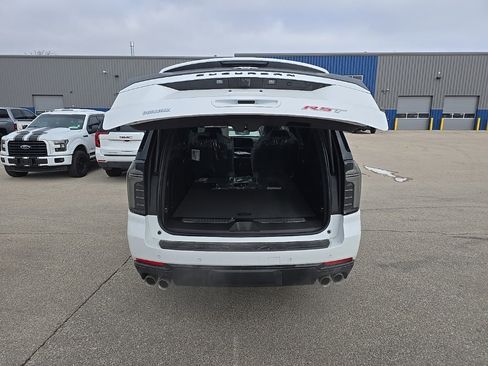 Used 2026 Chevrolet Suburban RST w/ Comfort Package image 5