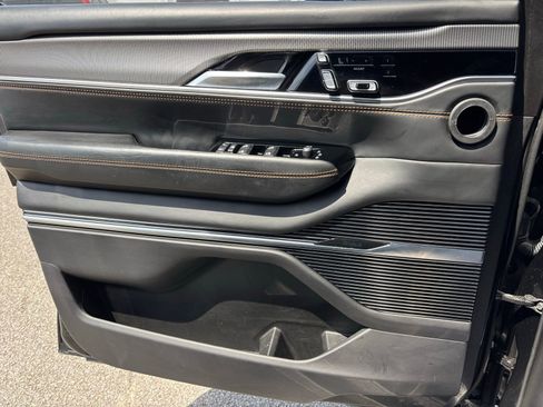 Used 2023 Jeep Grand Wagoneer L Series III w/ Rear Seat Video Group 1 image 15