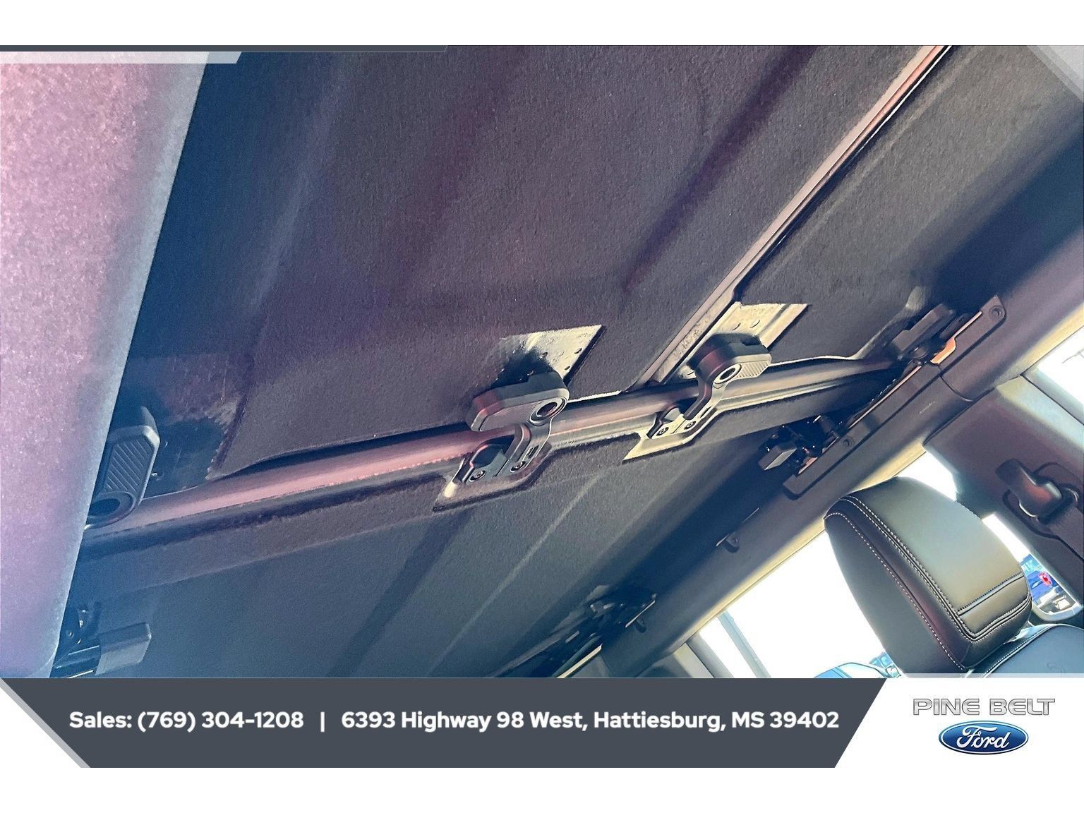 Used 2025 Ford Bronco Outer Banks AWD/4WD image 16