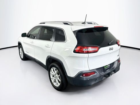 Used 2017 Jeep Cherokee Latitude w/ Safety/Convenience Group FWD image 5