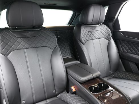 Used 2020 Bentley Bentayga Plug-In Hybrid AWD/4WD image 86