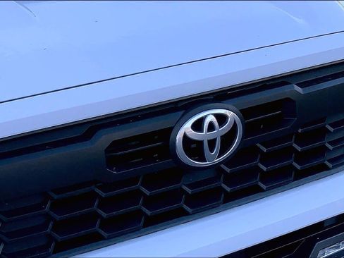 Used 2024 Toyota Tacoma TRD Sport w/ TRD Sport Upgrade Package image 30