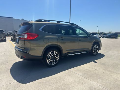 Used 2025 Subaru Ascent Limited AWD/4WD image 5