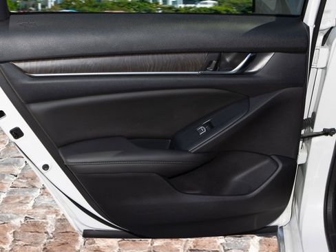 Certified 2019 Honda Accord EX-L image 15