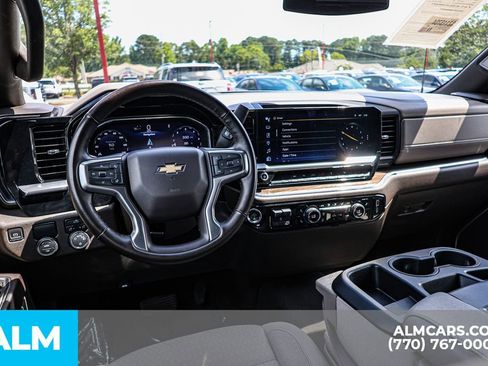 Used 2025 Chevrolet Silverado 1500 LT RWD image 27