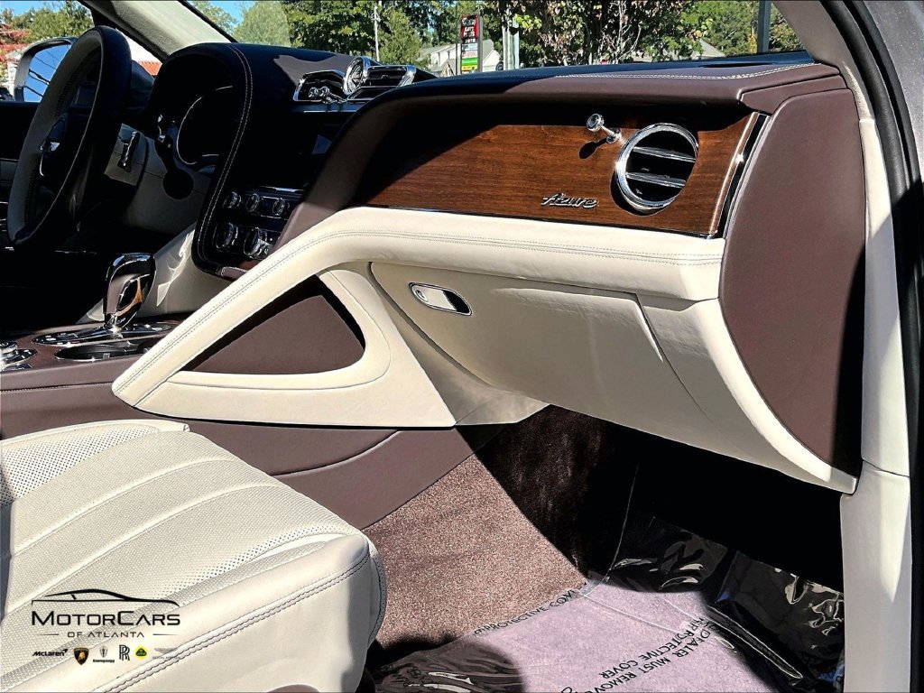 Used 2025 Bentley Bentayga AWD/4WD image 13