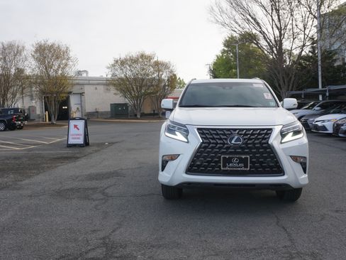 Used 2022 Lexus GX 460 Premium w/ Premium Plus Package image 2
