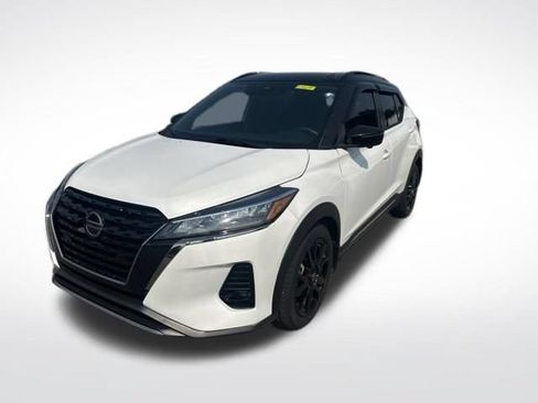Used 2021 Nissan Kicks SR FWD image 1