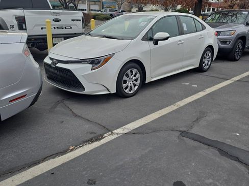 Used 2021 Toyota Corolla LE w/ Carpet Mat Package (TMS) image 1
