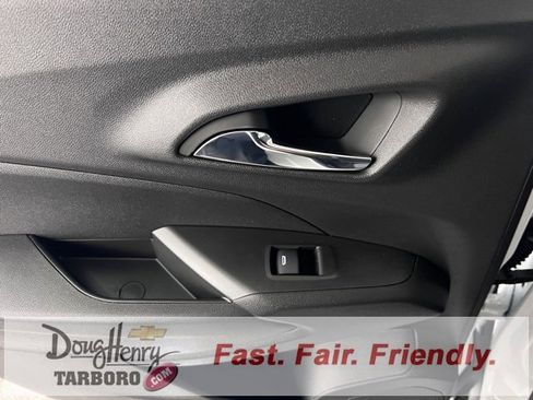 New 2025 Chevrolet Trax LT w/ Sunroof Package image 32