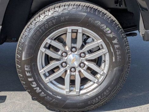 Used 2024 Chevrolet Colorado LT RWD image 13