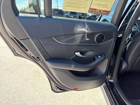Used 2021 Mercedes-Benz GLC 300 w/ Premium Package image 28
