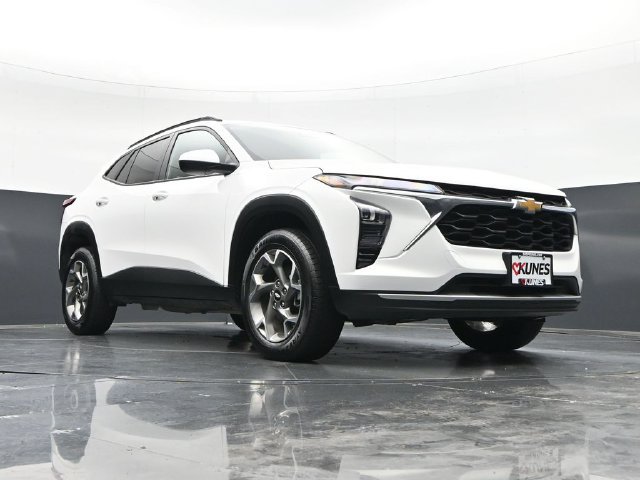 Used 2025 Chevrolet Trax LT FWD image 41