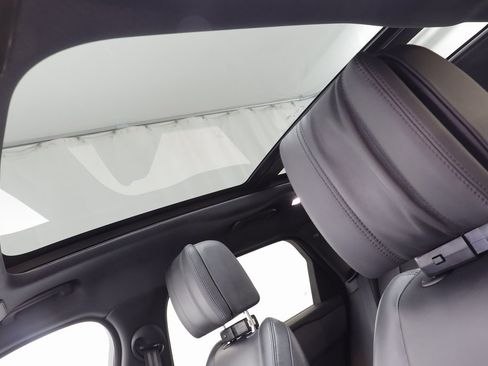 Used 2025 Land Rover Range Rover Velar Dynamic HSE image 14