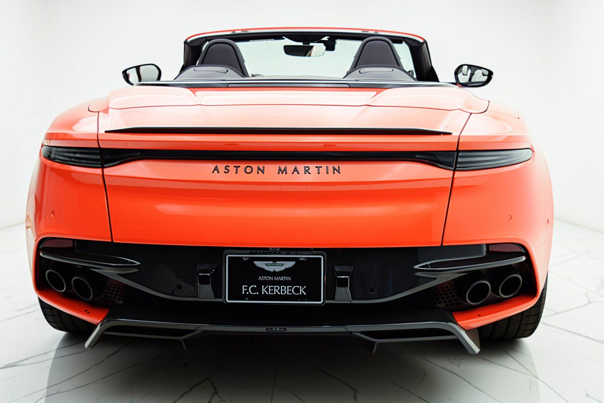 Used 2023 Aston Martin DBS Superleggera Volante RWD image 9