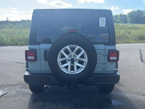 Used 2023 Jeep Wrangler Unlimited Sport AWD/4WD image 4
