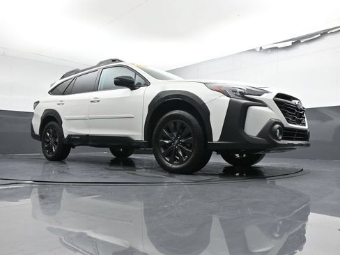 Used 2025 Subaru Outback Onyx Edition XT AWD/4WD image 29