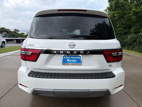 Used 2023 Nissan Armada SL w/ Captain's Chairs Package RWD image 4